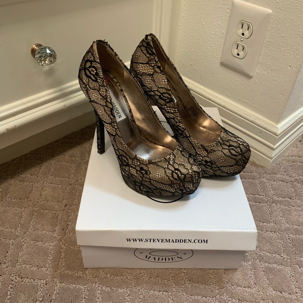 Steve Madden Black Lace Pump